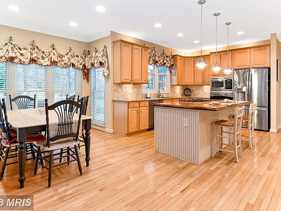 Kitchen with Breakfast Room