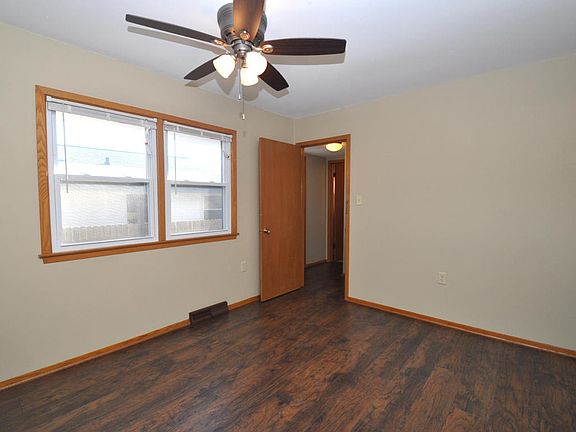4th image of 9227 W Wilbur Ave