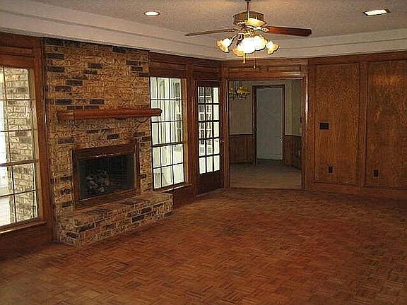 5th image of 1019 Oxfordshire Dr