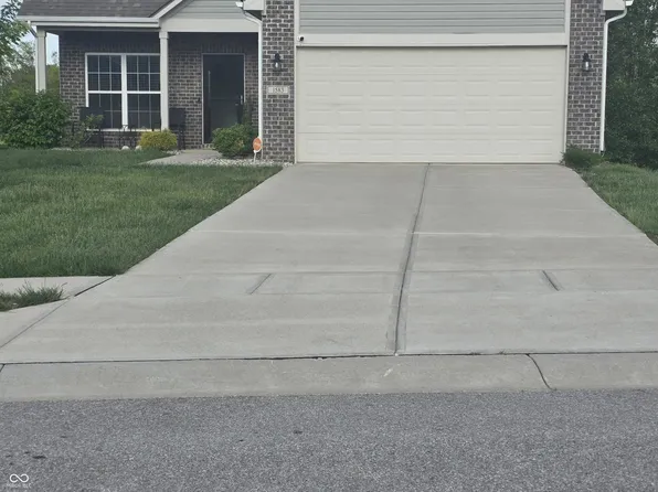 1583 N Creekwater Pass, Greenfield, IN 46140