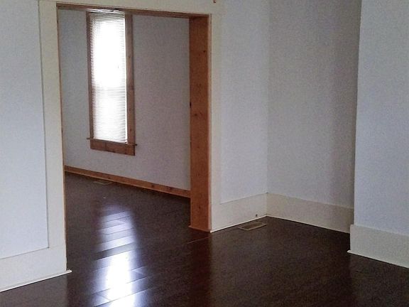 Livingroom w/entry to Diningroom