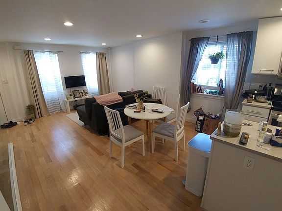 5th image of 287 Hoyt St #1