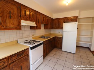 4110 W Montrose Ave #203, Chicago, IL 60630