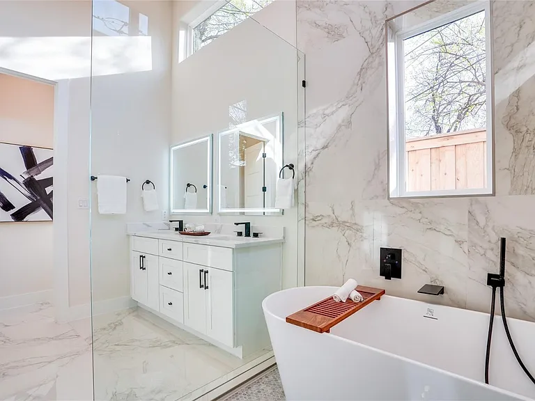 3611 S Versailles Ave — Photo 15