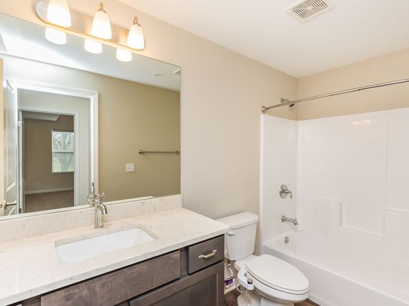 Eastbanks of Lake Zurich | 40-60 W Main St, Lake Zurich, IL