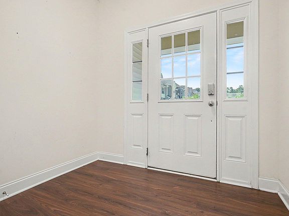 5th image of 270 E Porthaven Way