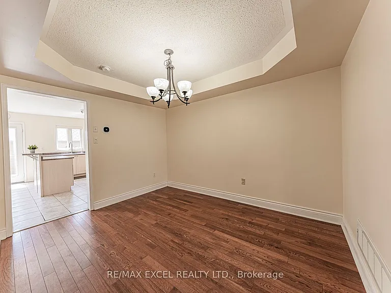 98 Georgian Dr — Photo 9