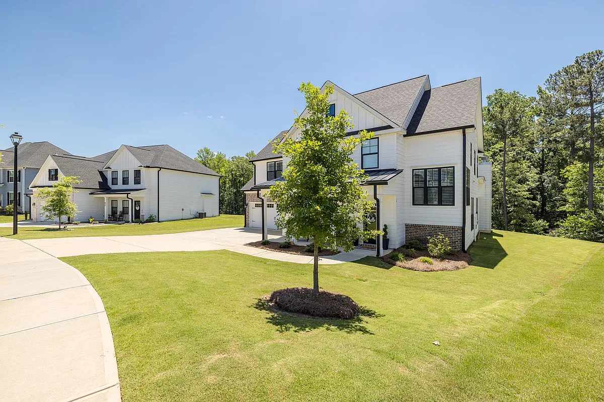 Building Photo - 821 Lost Grove Trl