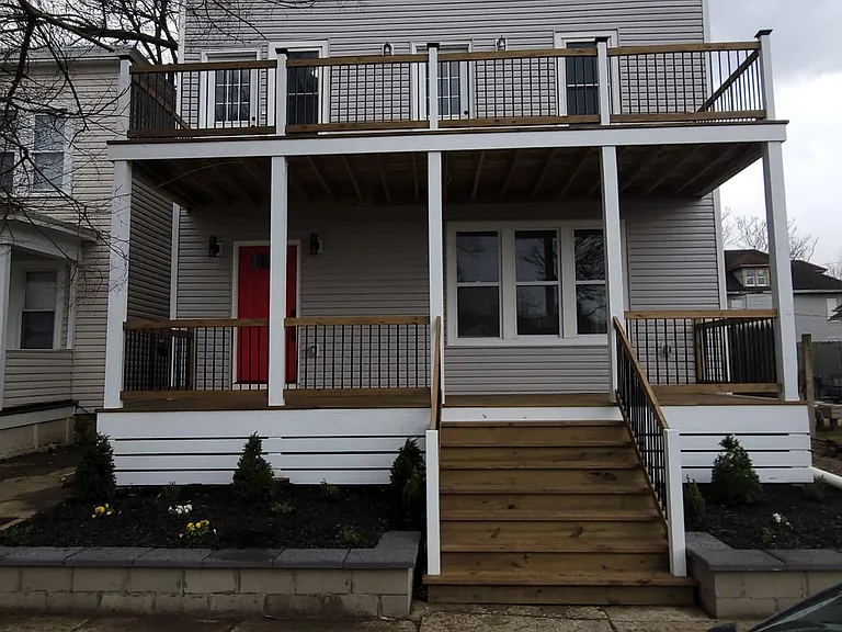 1351 E Mound St — Photo 2