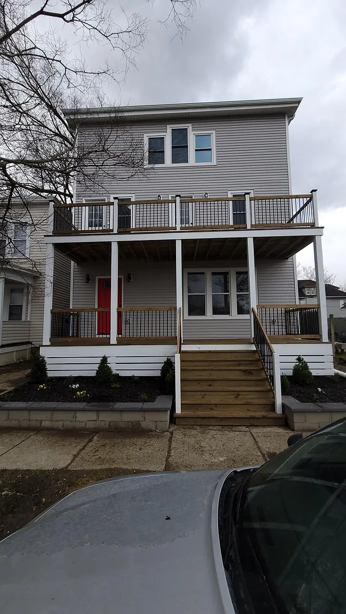 Building Photo - 1351 E Mound St