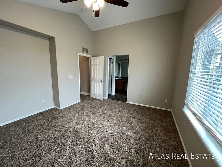 4413 Centerville Dr — Photo 11