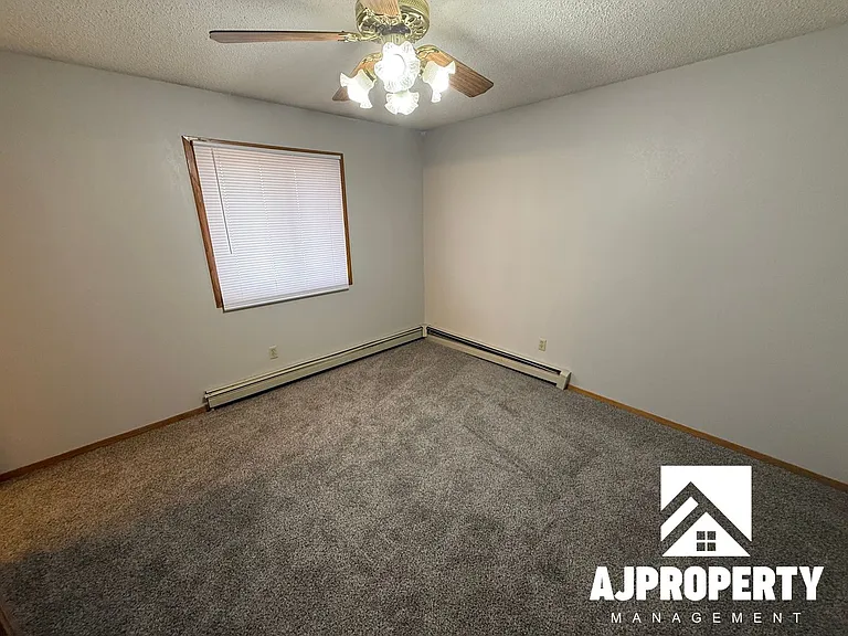 609 N Teton Dr — Photo 9