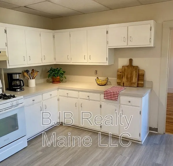 596 Preble St #4 — Photo 2