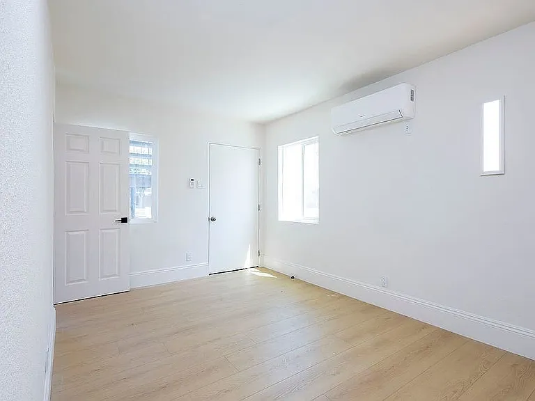 914 E Martin Luther King Junior Blvd — Photo 12