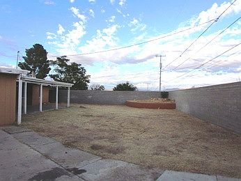 5th image of 931 W Webb Dr