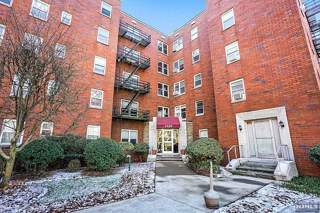 1st image of 2320 Linwood Ave #2B-202B