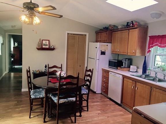 Great Eat in Kitchen