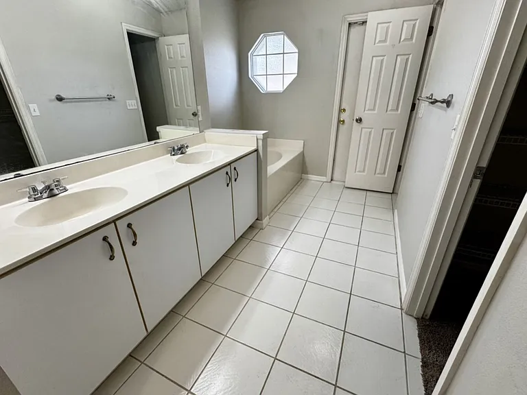 850 Welch Hill Cir — Photo 11