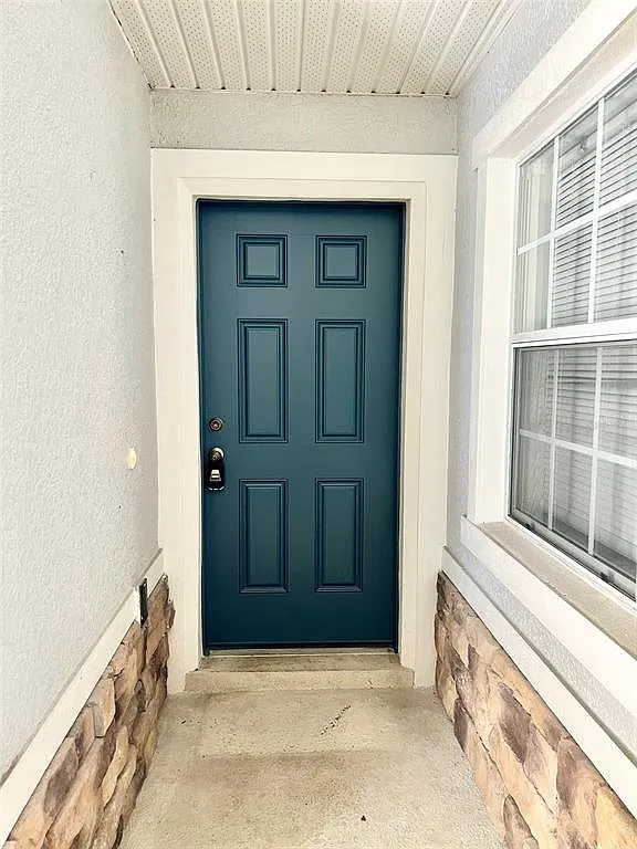 3 bed, 2.5 bath, 1734 sqft, $2,195 — Photo 3