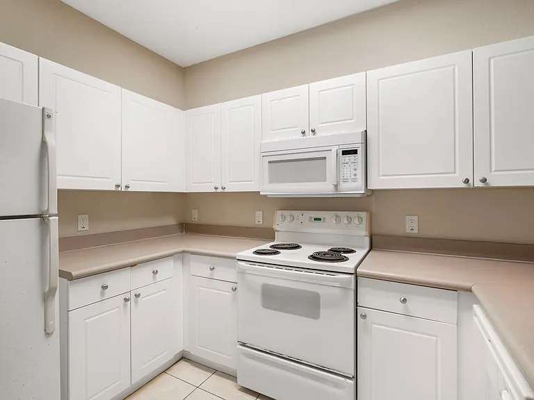 9301 Crescent Loop Cir #206 — Photo 13