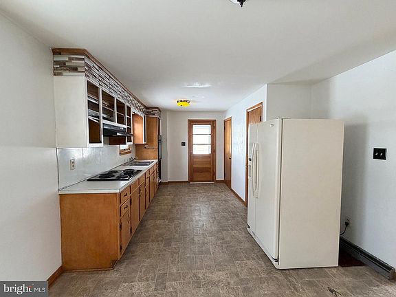 5th image of 631 Hollywell Ave