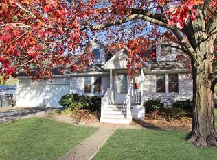 1400 S 3rd St, Effingham, IL 62401