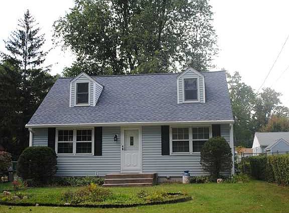 4th image of 25 Canterbury Ln