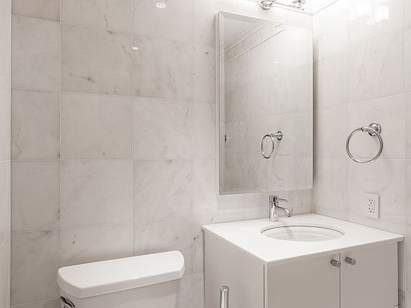 5th image of 30 W 63rd St #4BCD