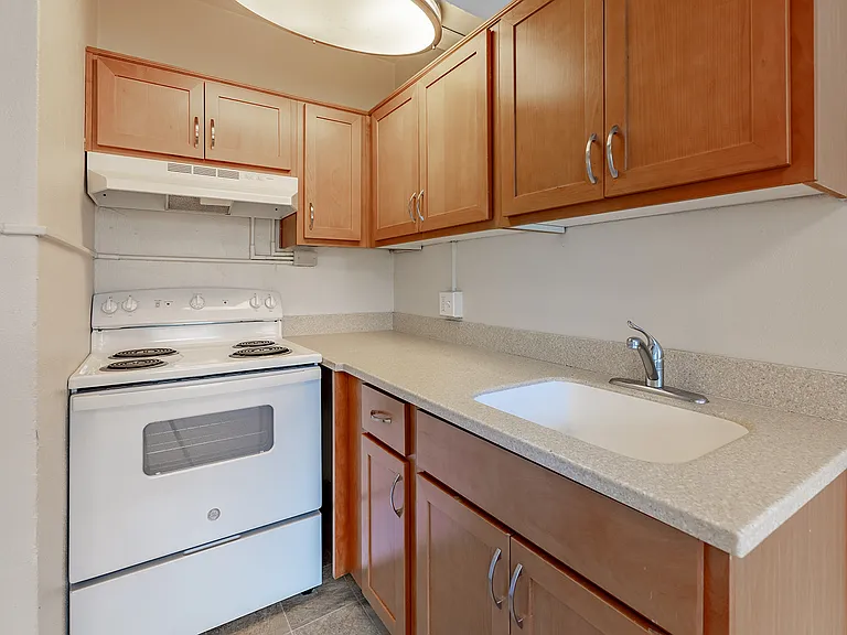 519 Washington St SE — Photo 5