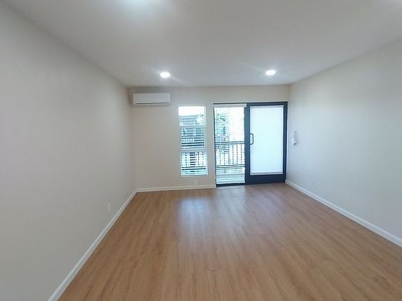 3rd image of 615 Junipero Ave APT 12