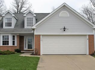 456 E Heritage Dr, Cuyahoga Falls, OH 44223
