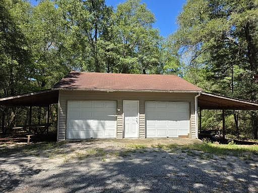 4th image of 3481 Sand Hills Rd