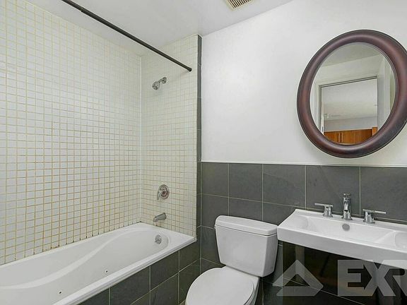 4th image of 737 De Kalb Ave #1L