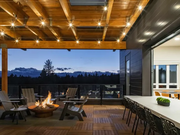 The Hixon at Westside Yard