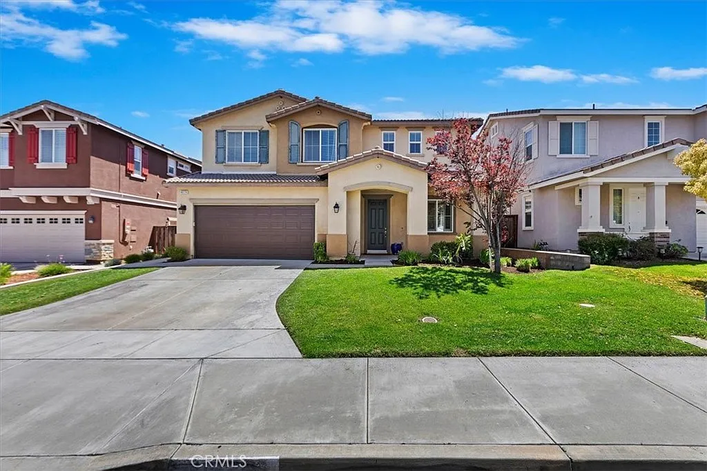 4 bed, 2788 sqft, $3,695 — Photo 2