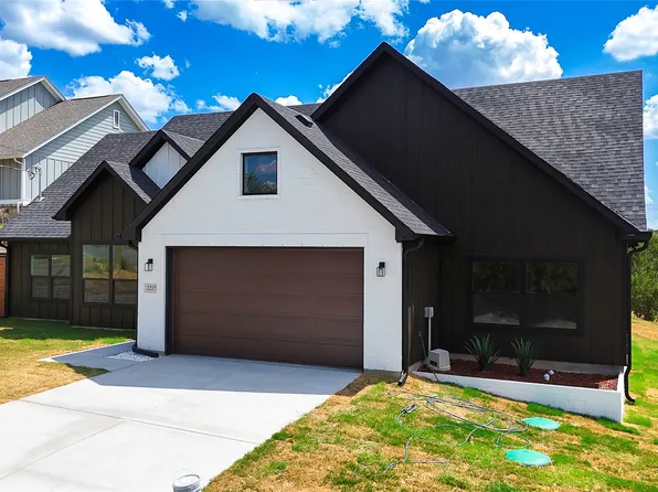 2217 Christine Dr, Granbury, TX 76048