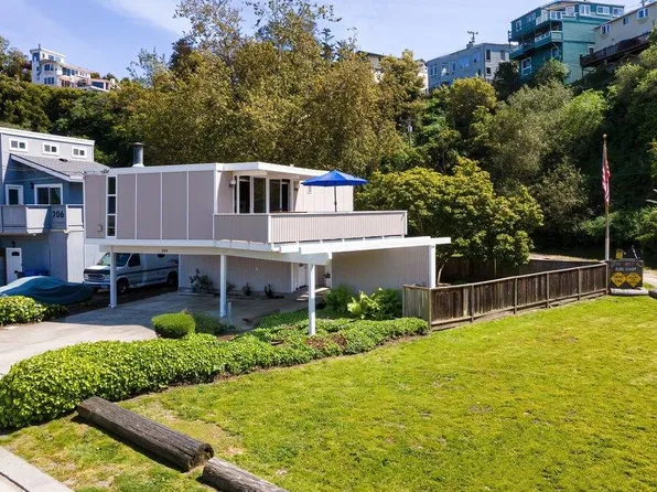 204 Lake Ct, Aptos, CA 95003