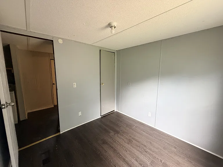147 Phillips Ln — Photo 10