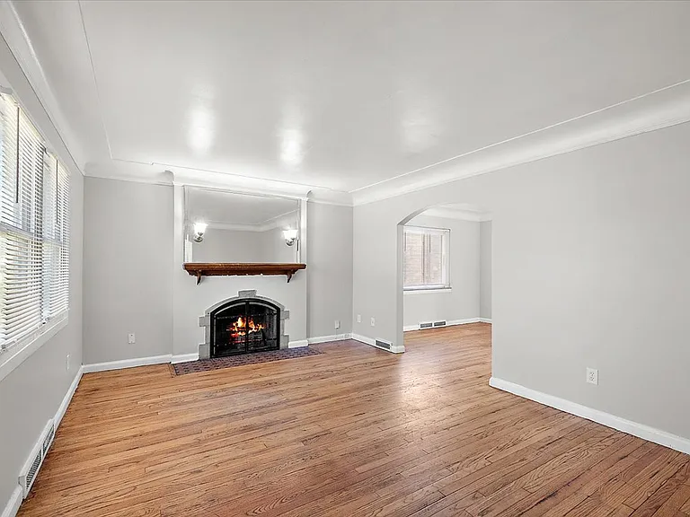 10500 Somerset Ave — Photo 12