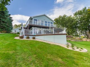 1263 Holiday Dr, Somonauk, IL 60552