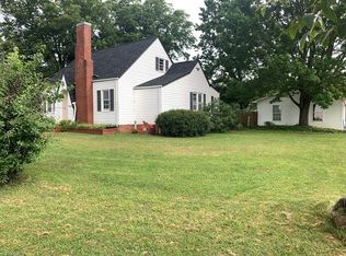 2116 Old Stage Rd, Yadkinville, NC 27055