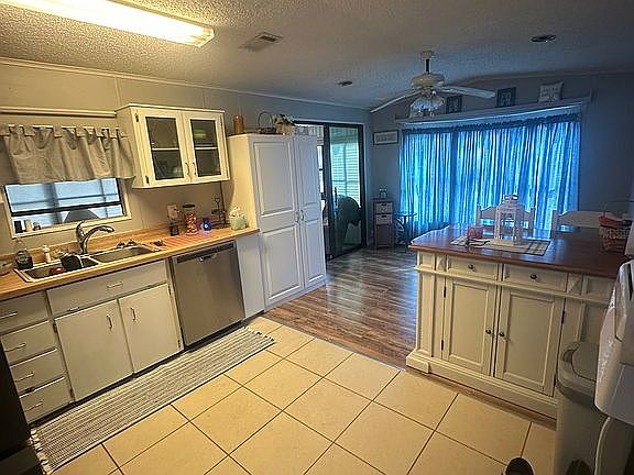 5th image of 10307 SW Lettuce Lake Ave #15