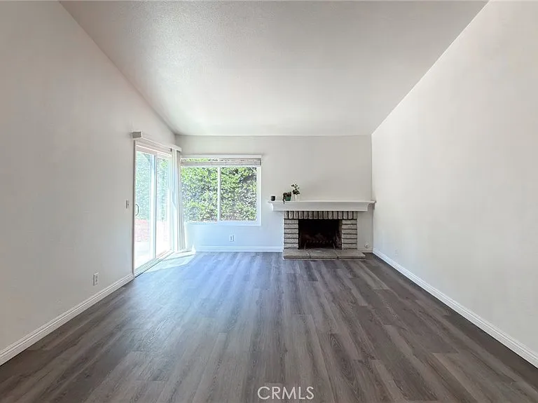 1359 Calle De Oro — Photo 4