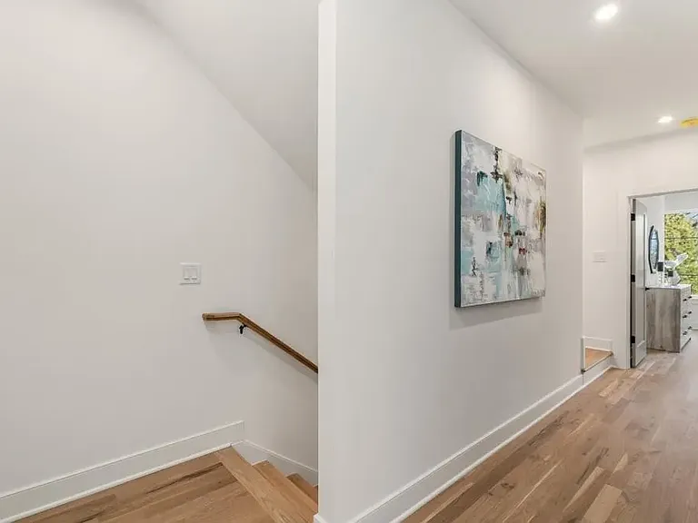 1237 Memorial Dr SE #102 — Photo 21