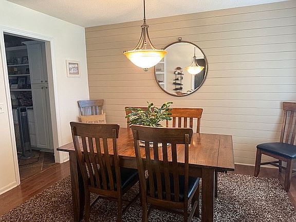 Dining room to kitchen