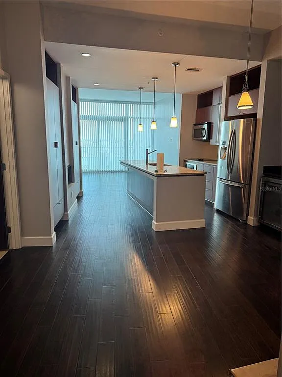 2 bed, 2.0 bath, 1237 sqft, $3,300 — Photo 2