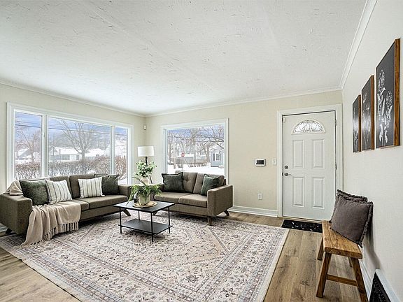 3rd image of 2921 Fulford St