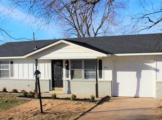 912 W 10th St, Claremore, OK 74017