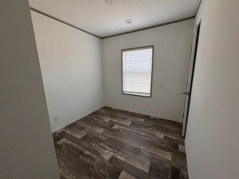 1438 Nathan Dr — Photo 14