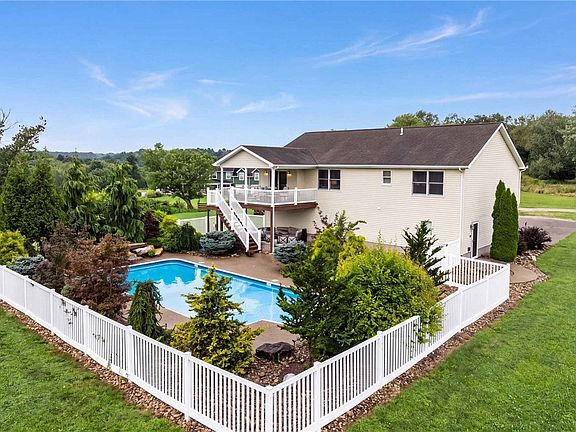 3rd image of 151 Rosewood Dr